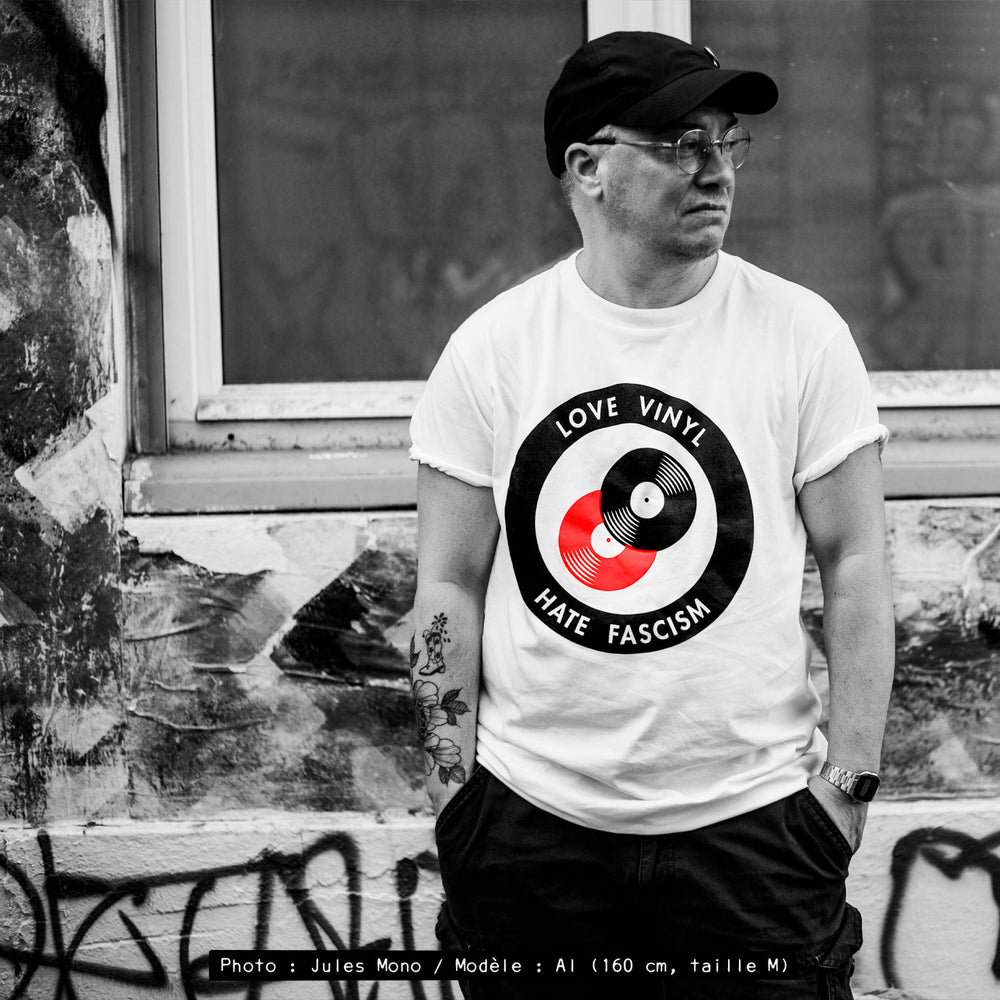 Tee shirt Love vinyl Hate Fascism, 100% coton bio & équitable
