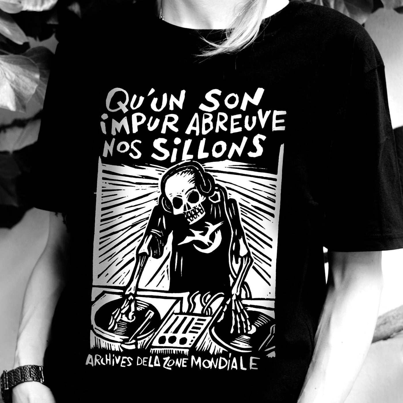 T-Shirt du label punk Archives De La Zone Mondiale "Son Impur", 100% coton bio & équitable, sérigraphié à la main.