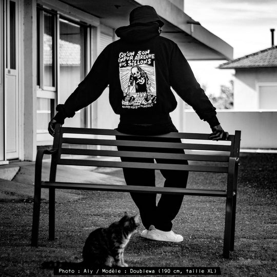 Sweat zippé à capuche AZM 100%coton 