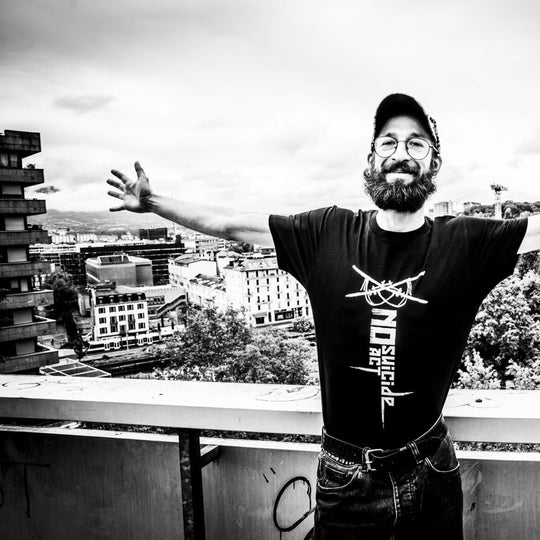 Tshirt No Suicide Act - Cross